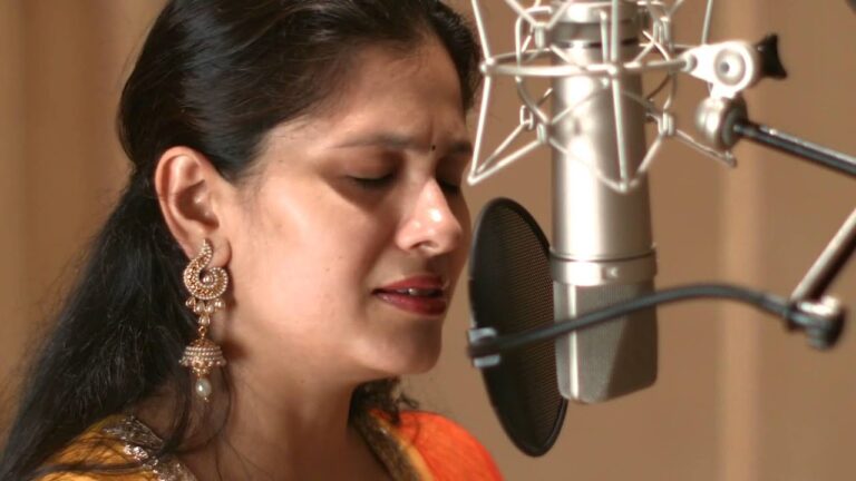 “Meri Maa Ke Barabar Koi Nahi ” Song Lyrics Hindi & English